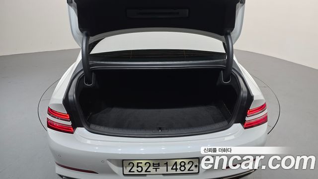 Genesis G80 2021 — photo 22