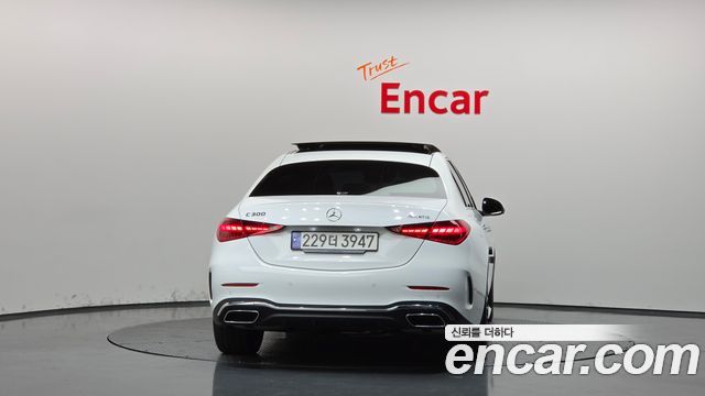 Mercedes-Benz C-Class 2024 — photo 4