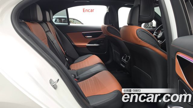 Mercedes-Benz C-Class 2024 — photo 17