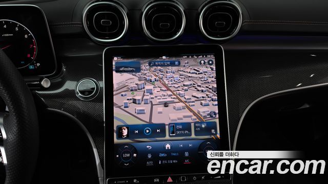 Mercedes-Benz C-Class 2024 — photo 18