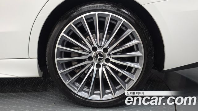 Mercedes-Benz C-Class 2024 — photo 7