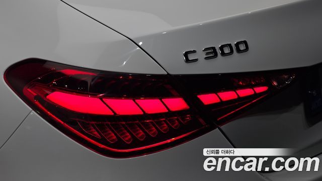 Mercedes-Benz C-Class 2024 — photo 9
