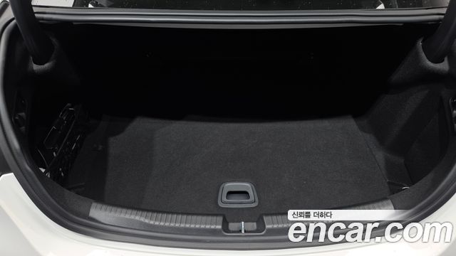 Mercedes-Benz C-Class 2024 — photo 27