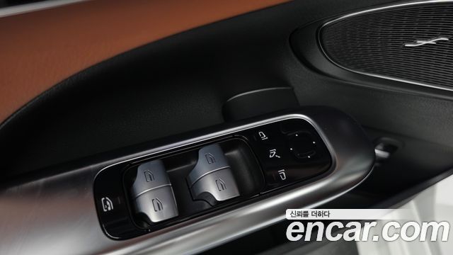 Mercedes-Benz C-Class 2024 — photo 29