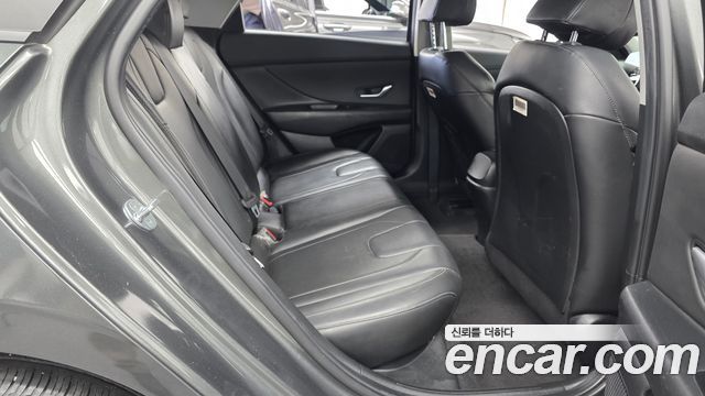 Hyundai AVANTE 2023 — photo 17