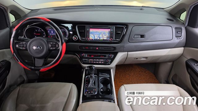 Kia Canival 2015 — photo 10