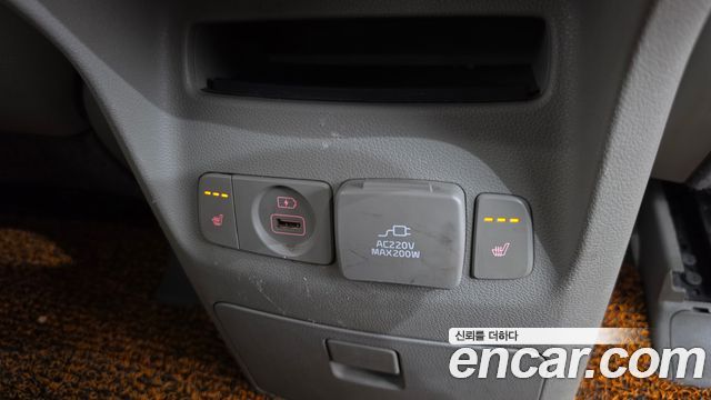 Kia Canival 2015 — photo 18