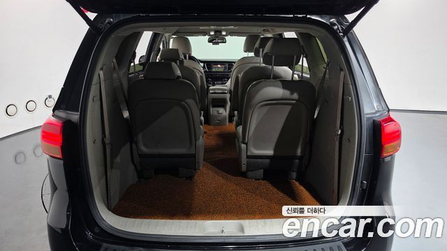 Kia Canival 2015 — photo 24