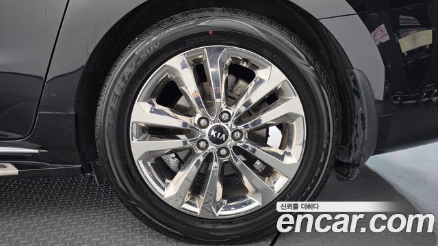 Kia Canival 2015 — photo 7