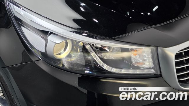 Kia Canival 2015 — photo 8