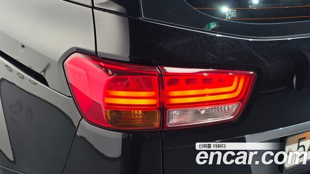 Kia Canival 2015 — photo 9