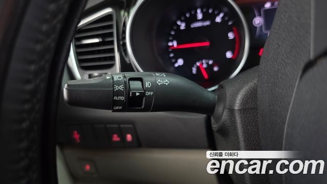 Kia Canival 2015 — photo 29