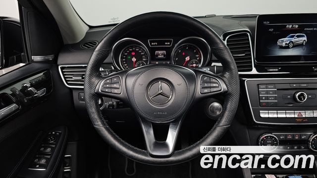 Mercedes-Benz GLS-Class 2018 — photo 19