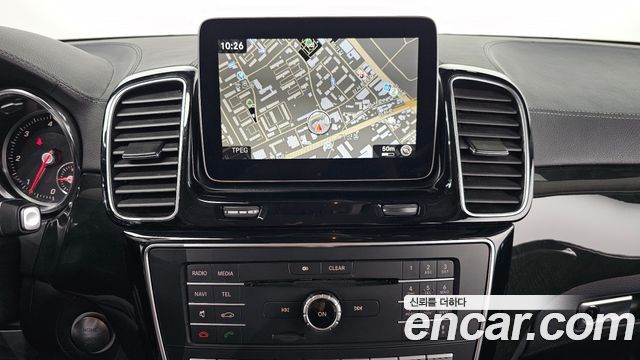 Mercedes-Benz GLS-Class 2018 — photo 20