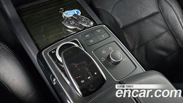 Mercedes-Benz GLS-Class 2018 — photo 24