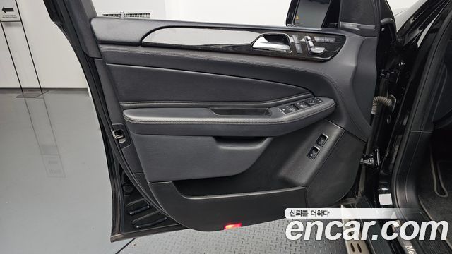 Mercedes-Benz GLS-Class 2018 — photo 14