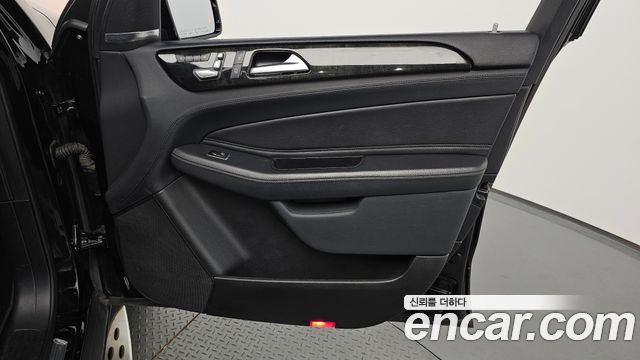 Mercedes-Benz GLS-Class 2018 — photo 15