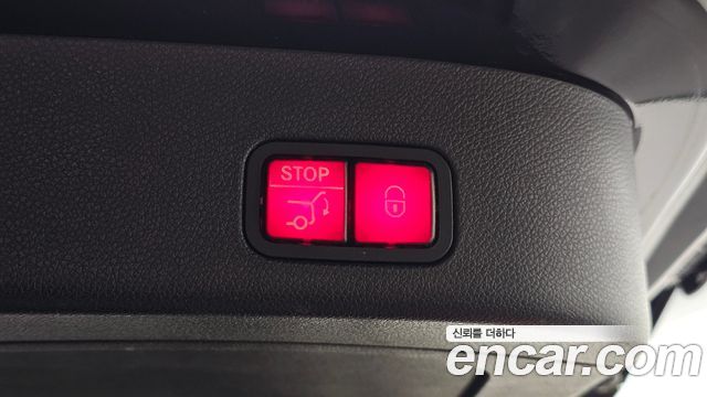 Mercedes-Benz GLS-Class 2018 — photo 32