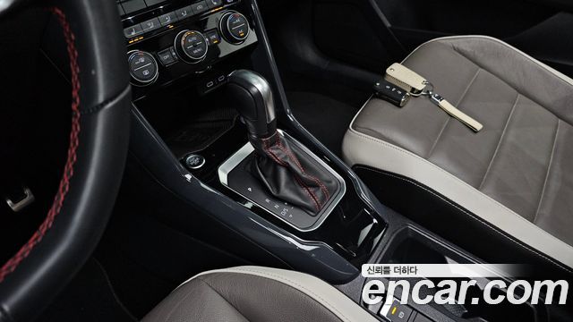 Volkswagen T-Roc 2021 — photo 9