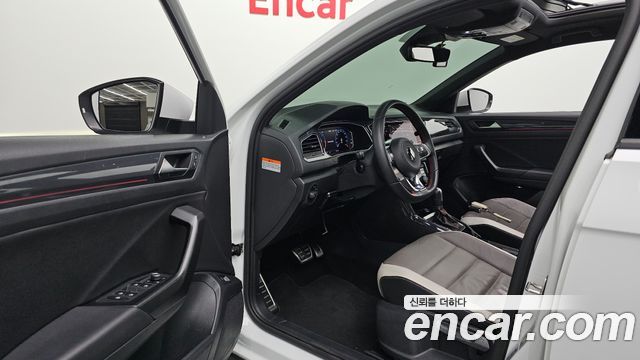 Volkswagen T-Roc 2021 — photo 10