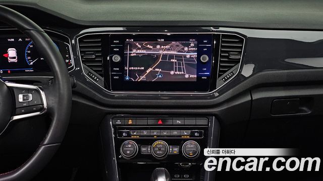 Volkswagen T-Roc 2021 — photo 13