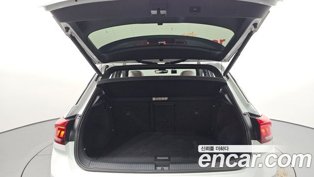 Volkswagen T-Roc 2021 — photo 20