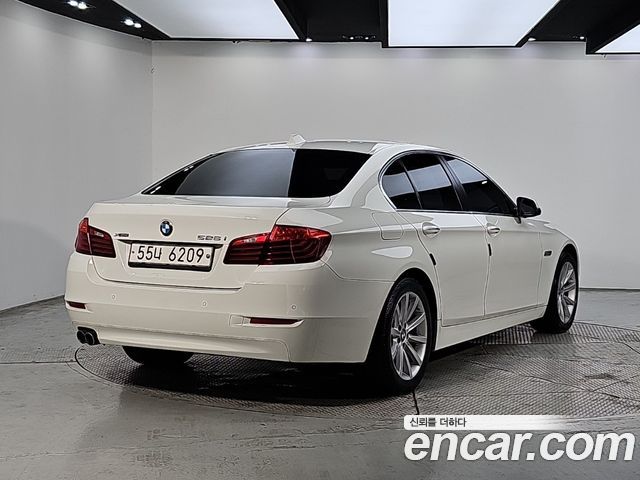 BMW 5-Series 2014 — photo 4