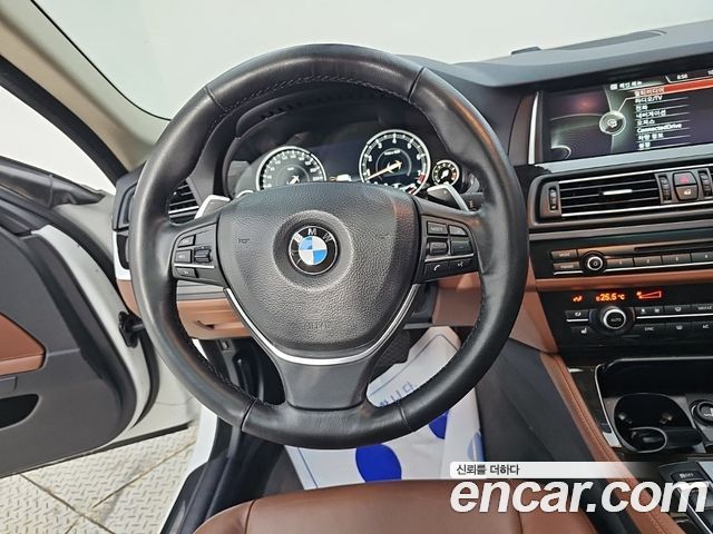 BMW 5-Series 2014 — photo 7