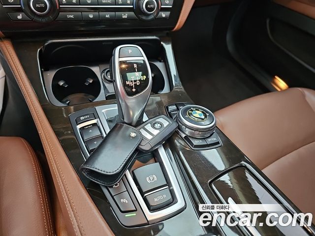BMW 5-Series 2014 — photo 9