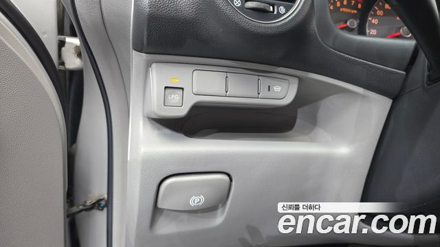 Kia Carens 2007 — photo 21