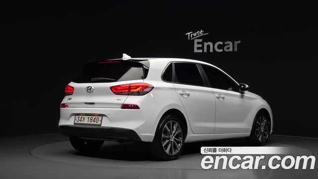 Hyundai i30 2017 — photo 2