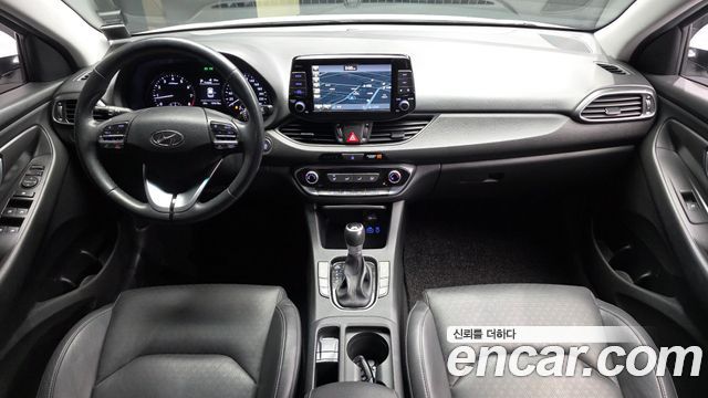 Hyundai i30 2017 — photo 10