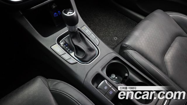 Hyundai i30 2017 — photo 12