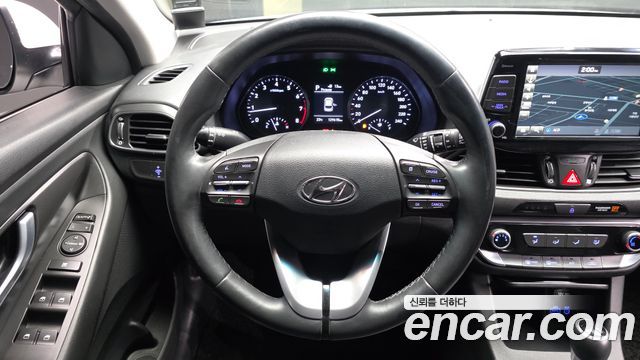 Hyundai i30 2017 — photo 19