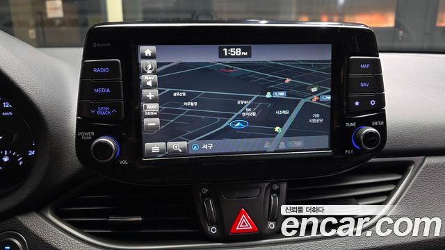 Hyundai i30 2017 — photo 20