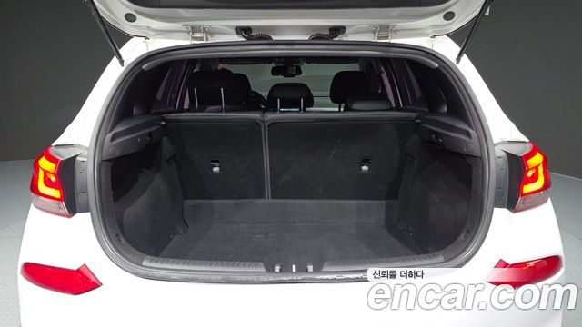 Hyundai i30 2017 — photo 26