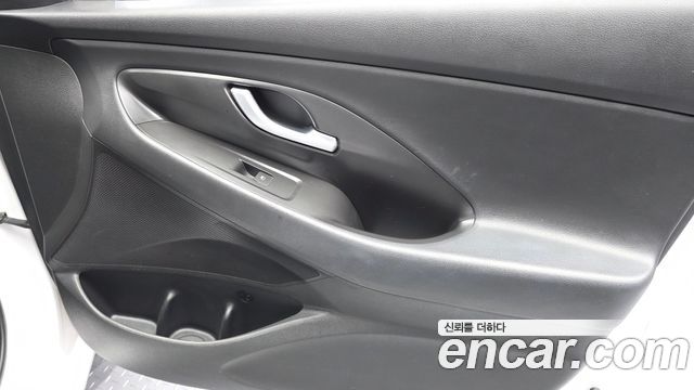 Hyundai i30 2017 — photo 14