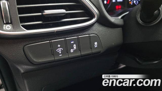 Hyundai i30 2017 — photo 27