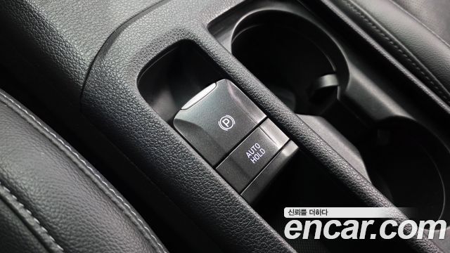 Hyundai i30 2017 — photo 32