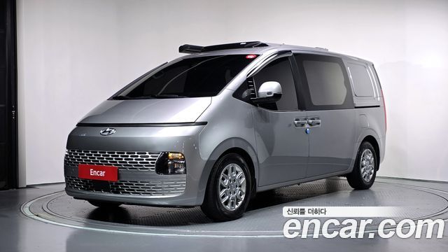 Hyundai Staria 2022 — photo 1