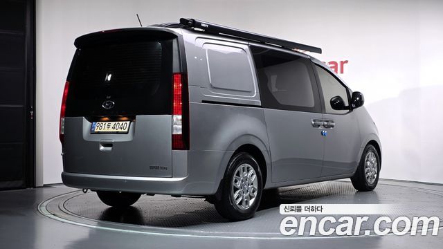 Hyundai Staria 2022 — photo 2