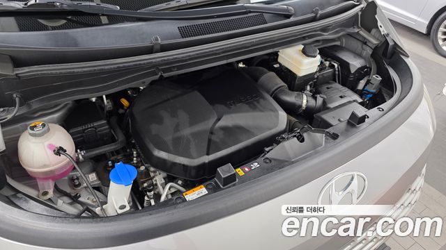 Hyundai Staria 2022 — photo 6
