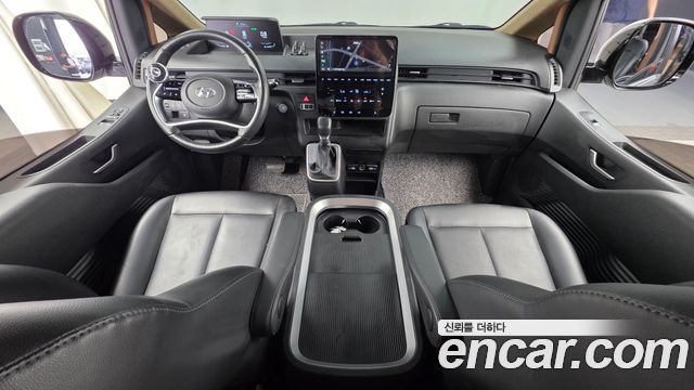 Hyundai Staria 2022 — photo 10