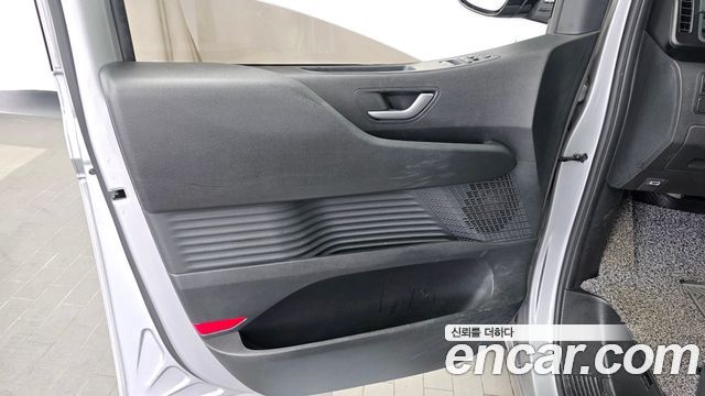 Hyundai Staria 2022 — photo 14