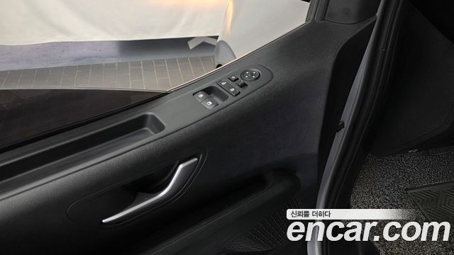Hyundai Staria 2022 — photo 30