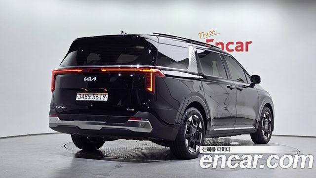 Kia Canival 2024 — photo 2