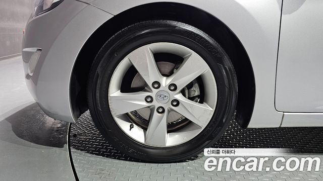 Hyundai AVANTE 2012 — photo 5