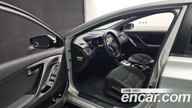 Hyundai AVANTE 2012 — photo 10