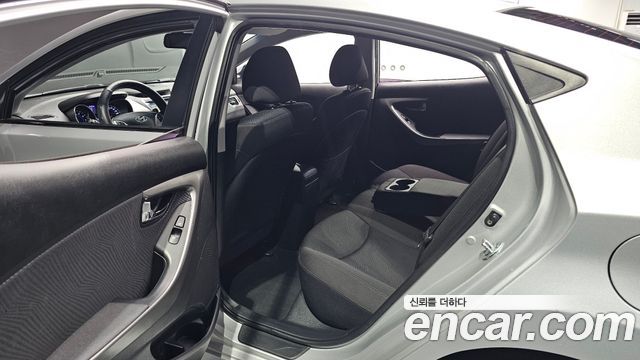 Hyundai AVANTE 2012 — photo 11