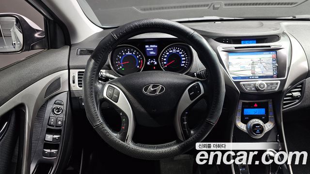 Hyundai AVANTE 2012 — photo 12